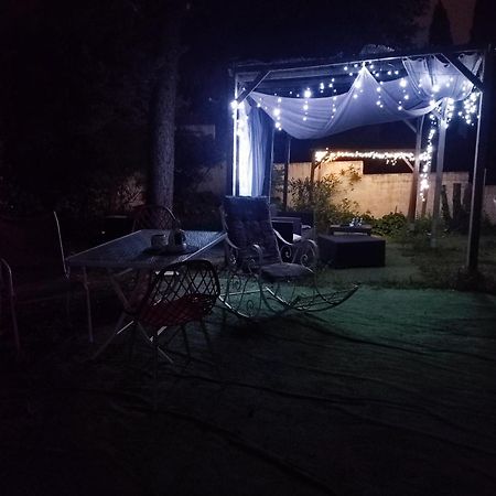 Apartament Ingrid Mary Nîmes Zewnętrze zdjęcie