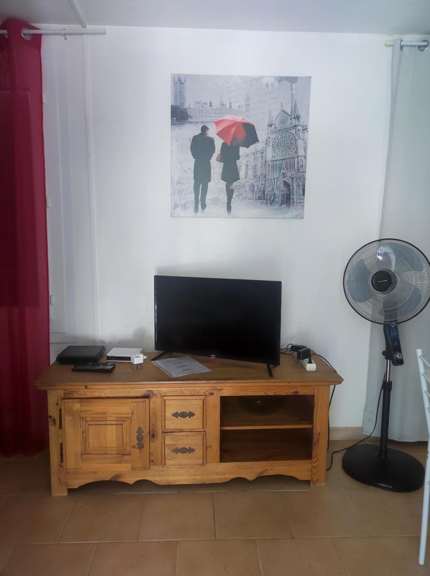 Apartament Ingrid Mary Nîmes Pokój zdjęcie