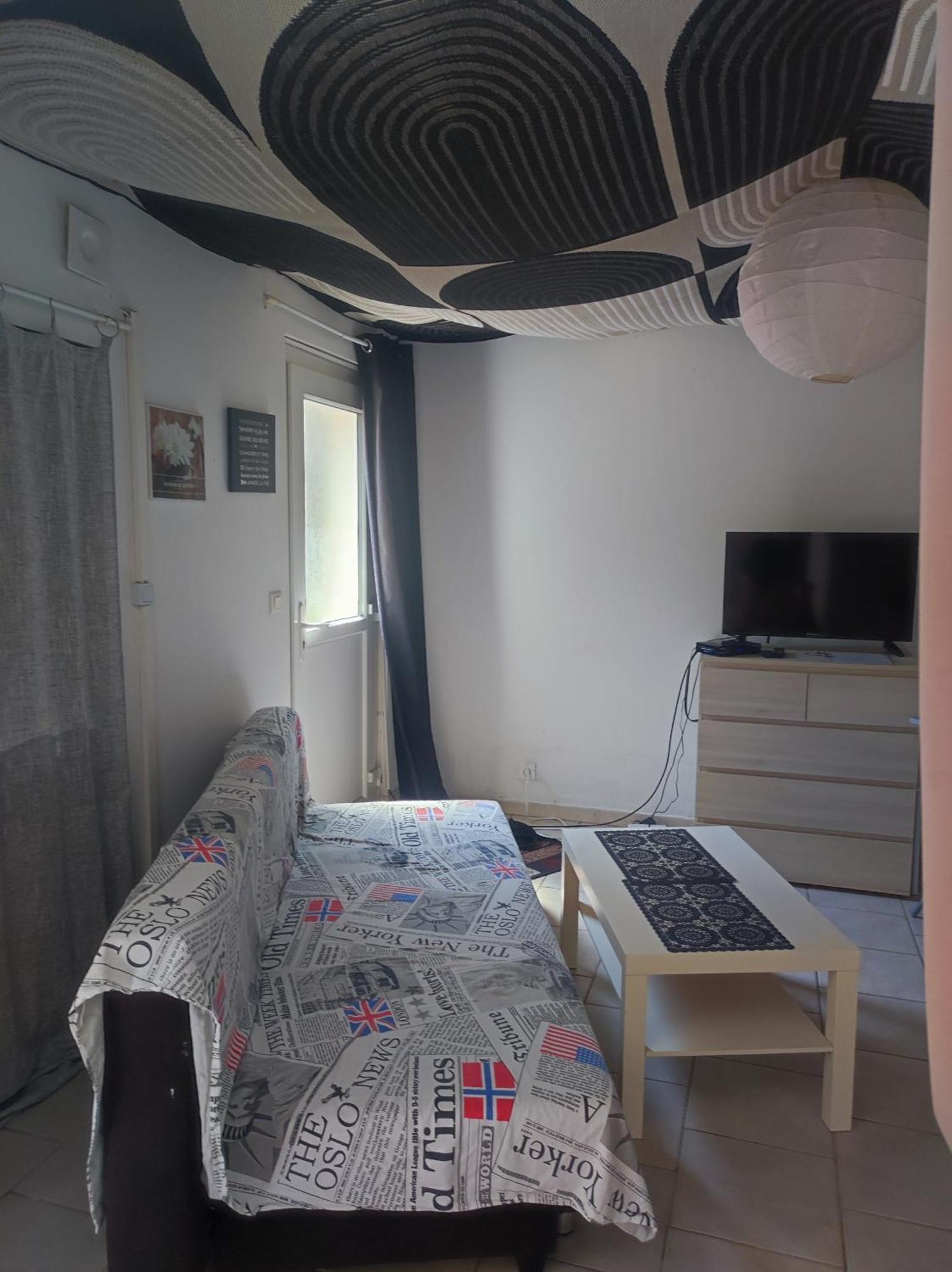 Apartament Ingrid Mary Nîmes Pokój zdjęcie