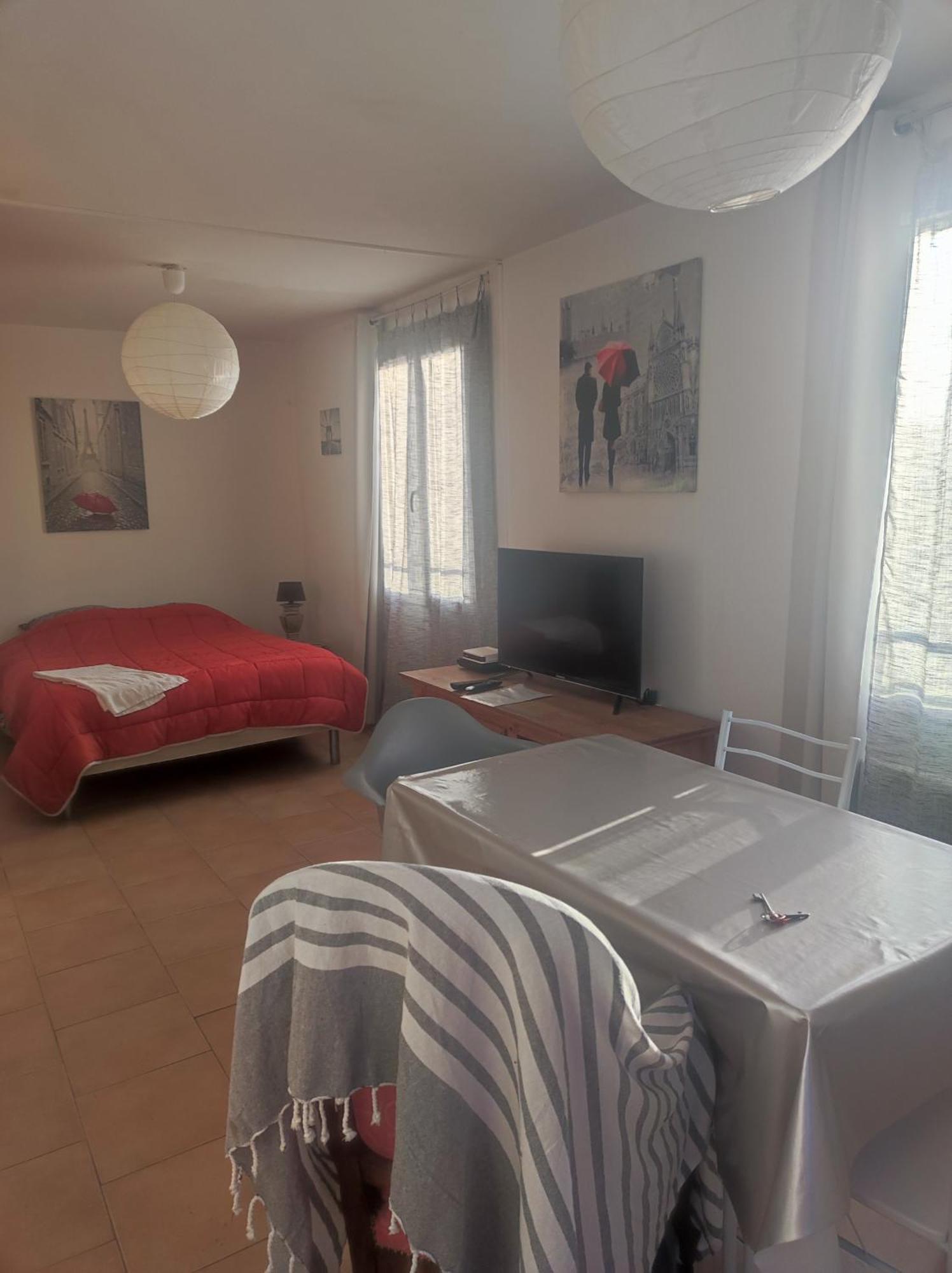 Apartament Ingrid Mary Nîmes Pokój zdjęcie